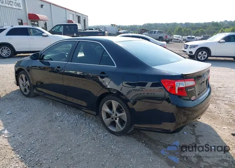 2014 Toyota Camry Se Sport z USA, uszkodzony, nr VIN 4T1BF1FK1EU317321